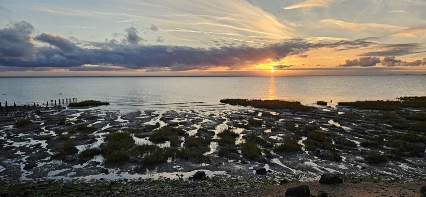 Humber sunset from Kilnsea - October 2024 © Richard Baines